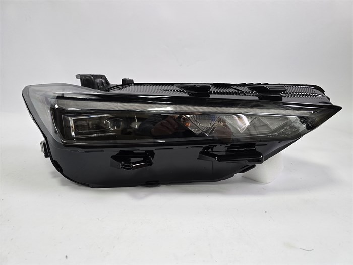 Фара передняя правая Changan UNI-V C281F2805010300AA