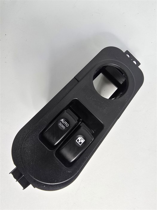 Переключатель стеклоподъемников  SOLLERS Atlant 3746100W5000