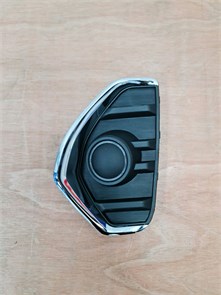 {{photo.Alt || photo.Description || 'Накладка противотуманной фары правая Haval M6'}}