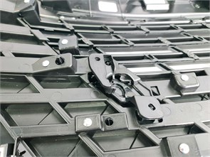 {{photo.Alt || photo.Description || 'Заглушка решетки радиатора левая Changan UNI-V'}}