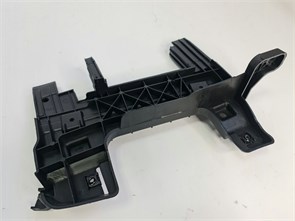 {{photo.Alt || photo.Description || 'Кронштейн решетки радиатора левый Haval Jolion'}}