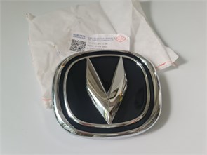 {{photo.Alt || photo.Description || 'Эмблема решетки радиатора Changan CS35Plus Eado Plus'}}